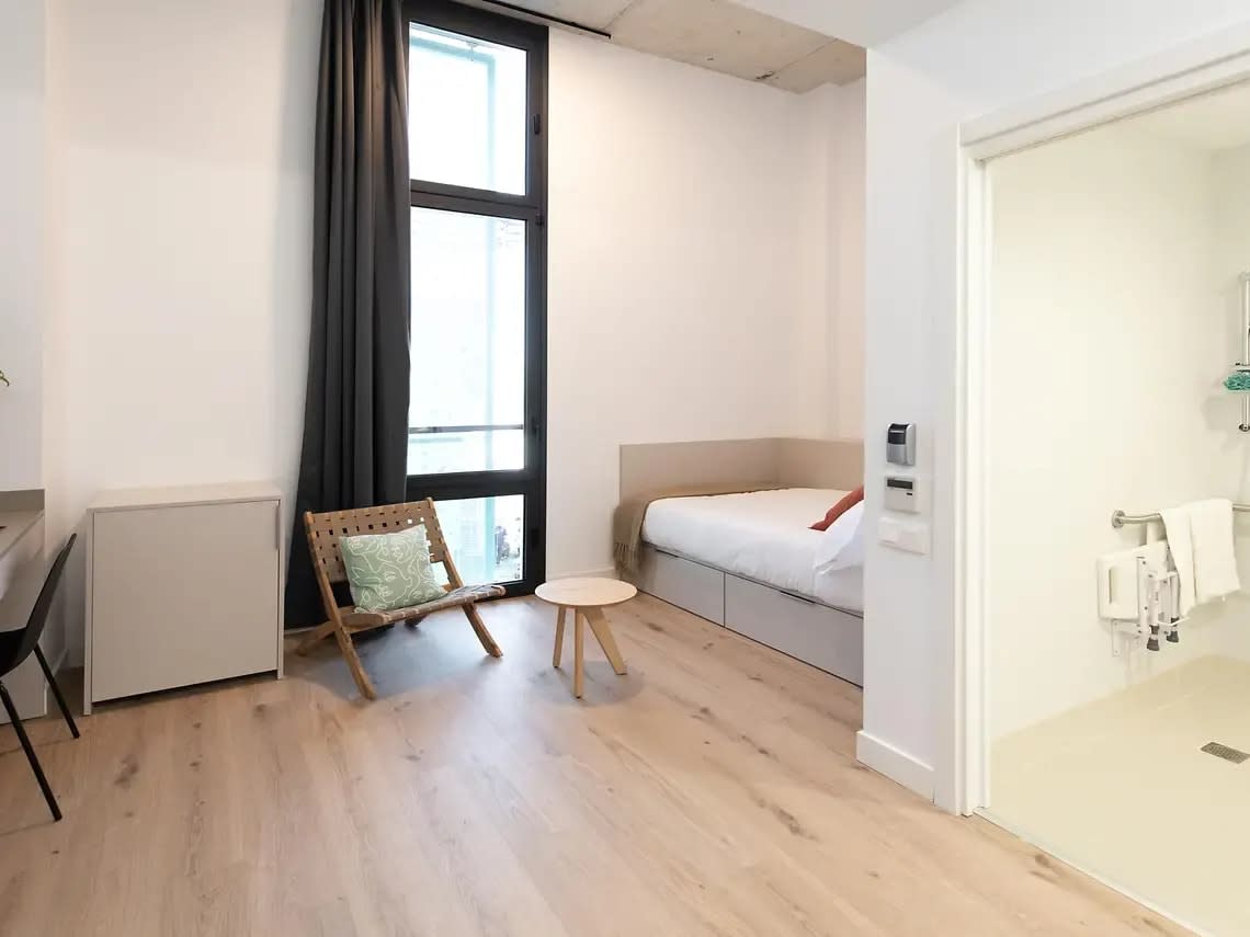 Single Plus with Kitchen in Sevilla 24