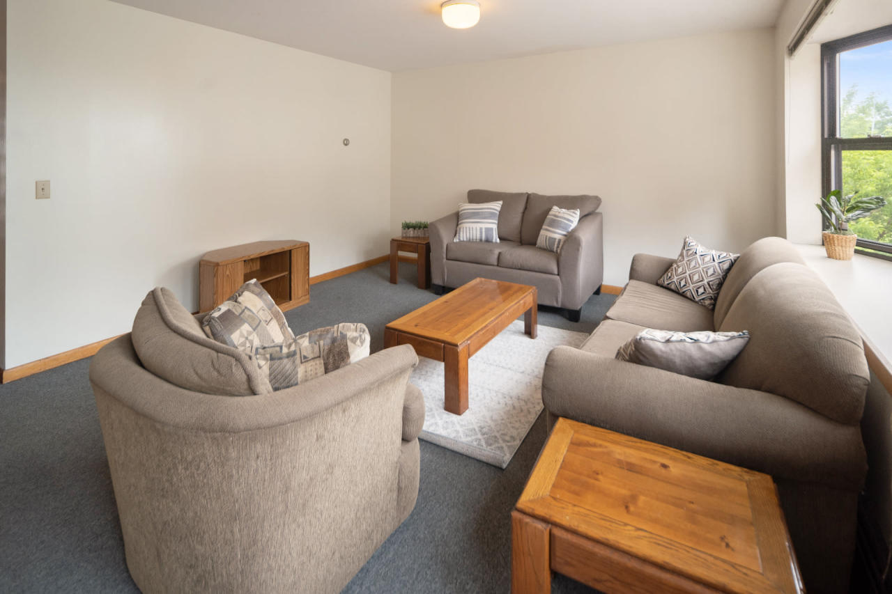 Private Room in 6 Bedroom Apartment in Ithaca 21