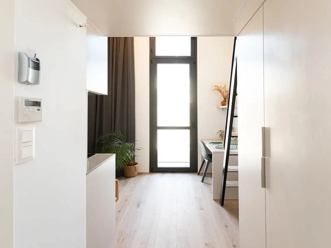 Single Plus with Kitchen in Sevilla 28