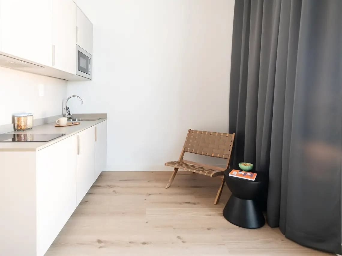 Single Plus with Kitchen in Sevilla 36