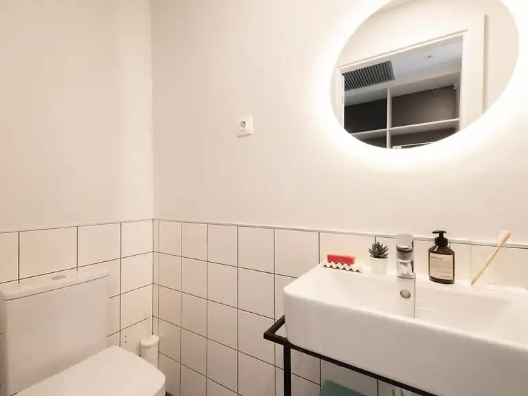 Individual Basic Balcony in Barcelona 17