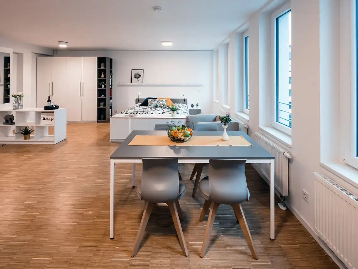 Studio L Bronze in Frankfurt am Main 34