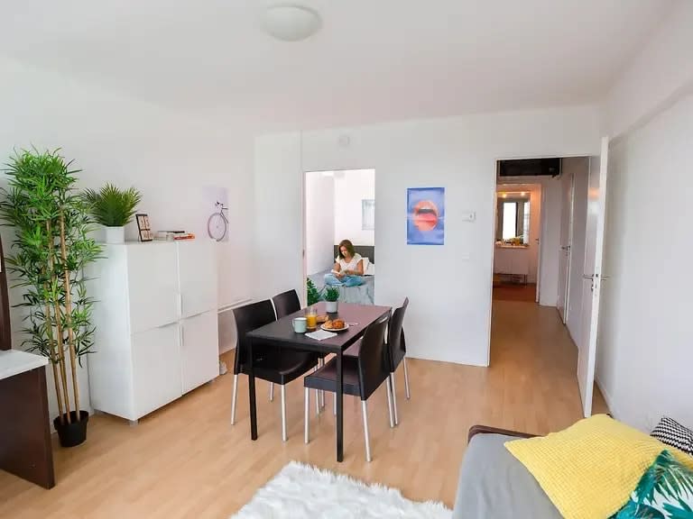 Two-Bedroom Apartment in Lille 14