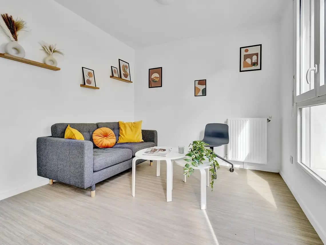 Studio in Paris 26