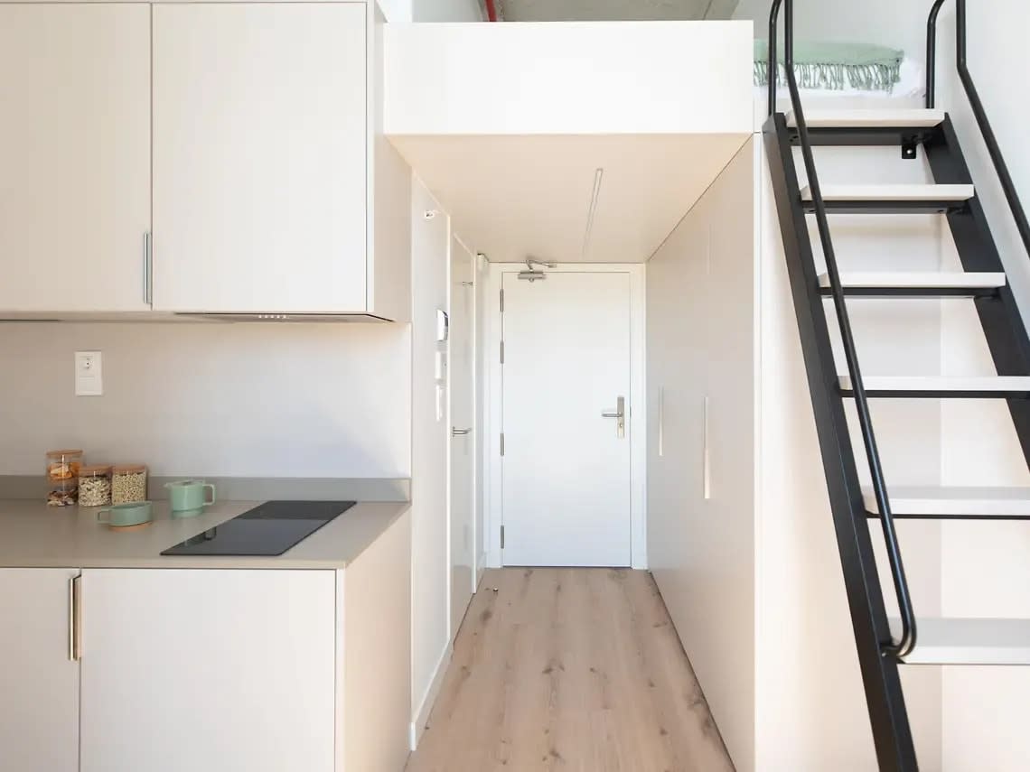 Single Plus with Kitchen in Sevilla 40