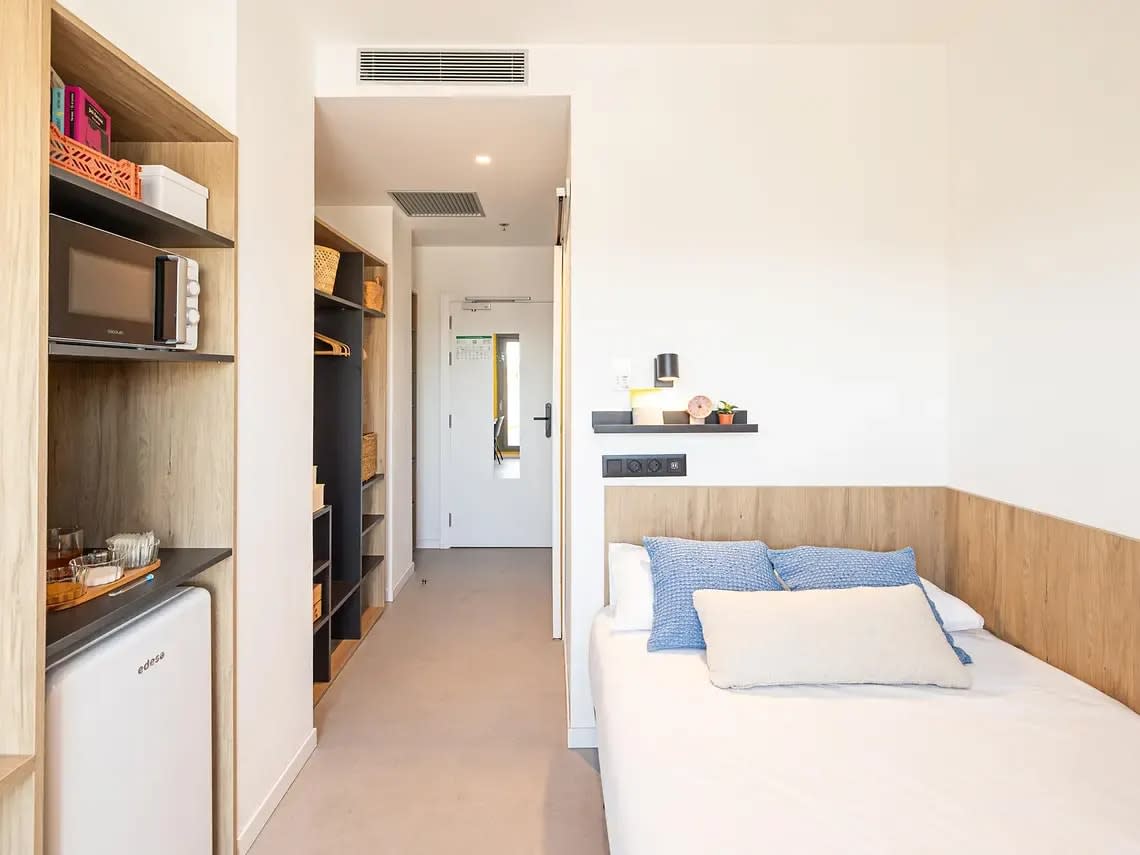 Single +With kitchen in Sevilla 17