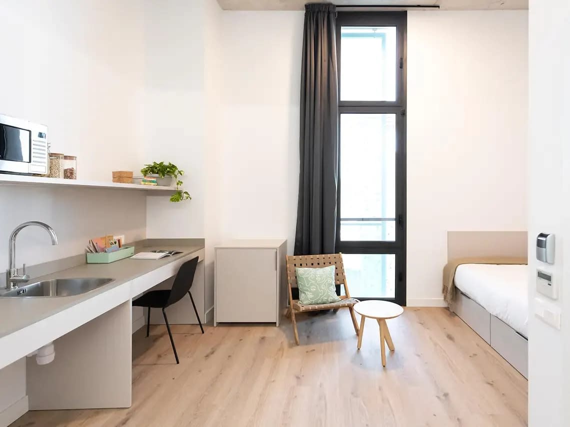 Single Plus with Kitchen in Sevilla 45