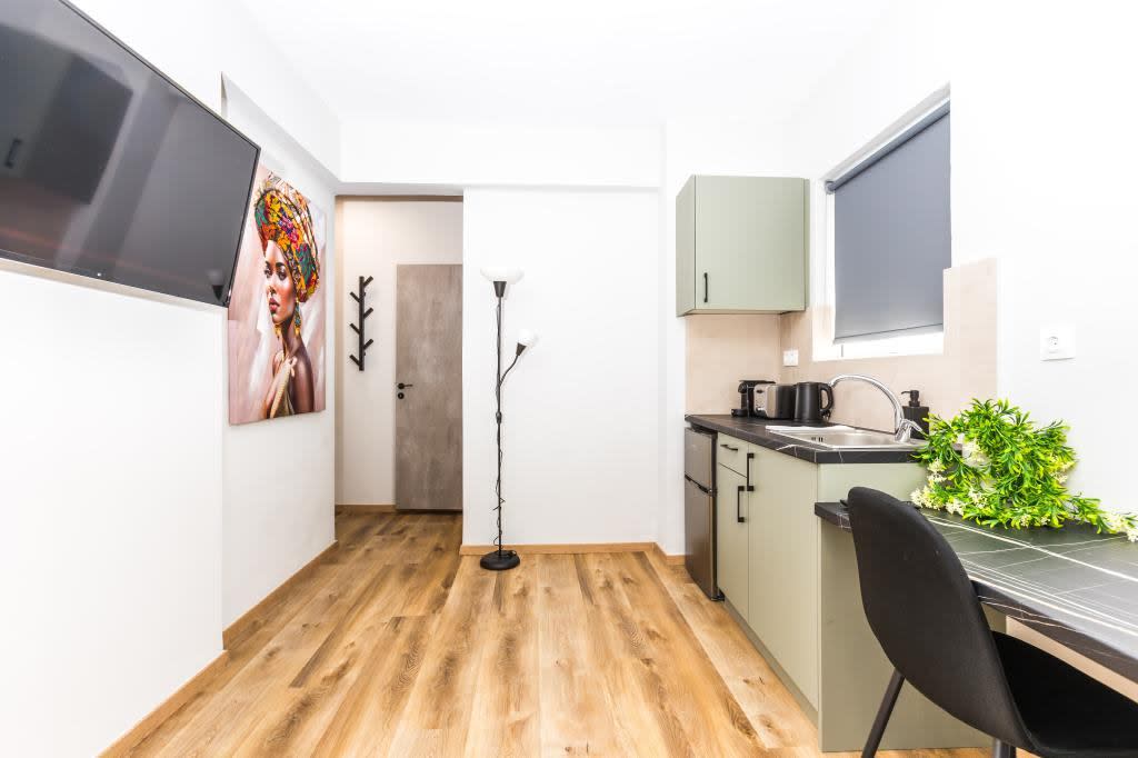 Studio (3 Beds) in Athina 32