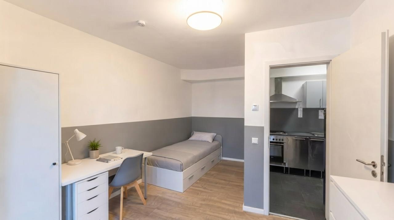 Leibnizstraße Charlottenburg Studio in Berlin 108