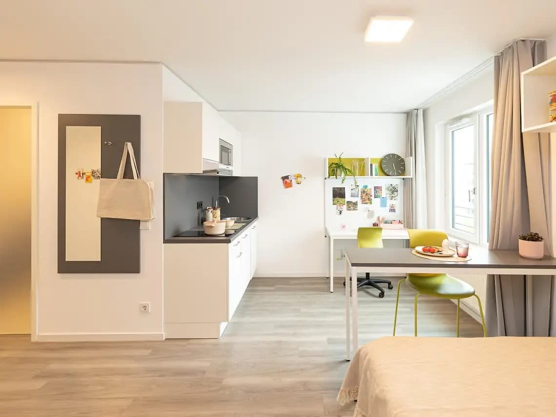 Studio L Bronze in Frankfurt am Main 61