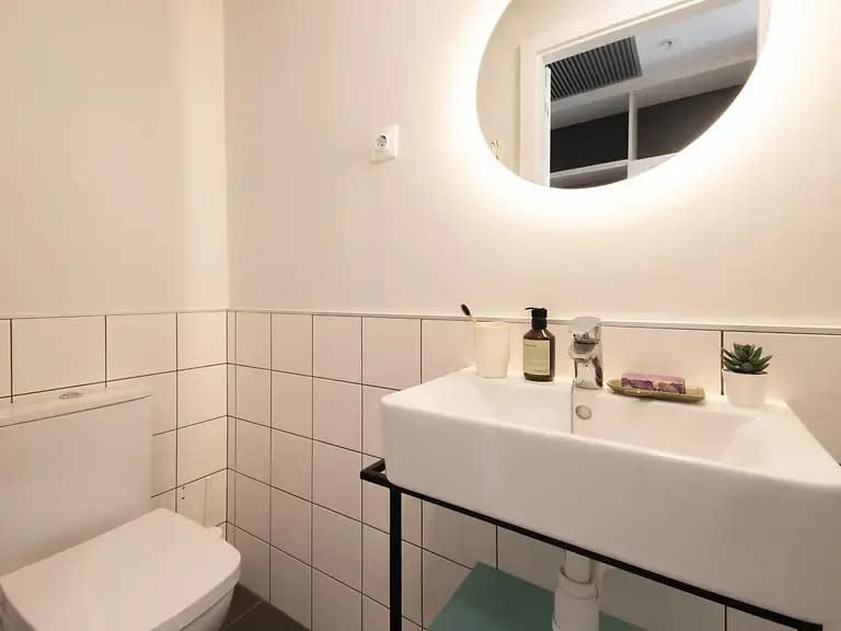 Individual Basic Balcony in Barcelona 55