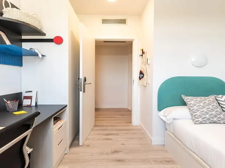 Individual Basic Balcony in Barcelona 58