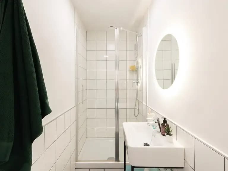 Individual Basic Balcony in Barcelona 66