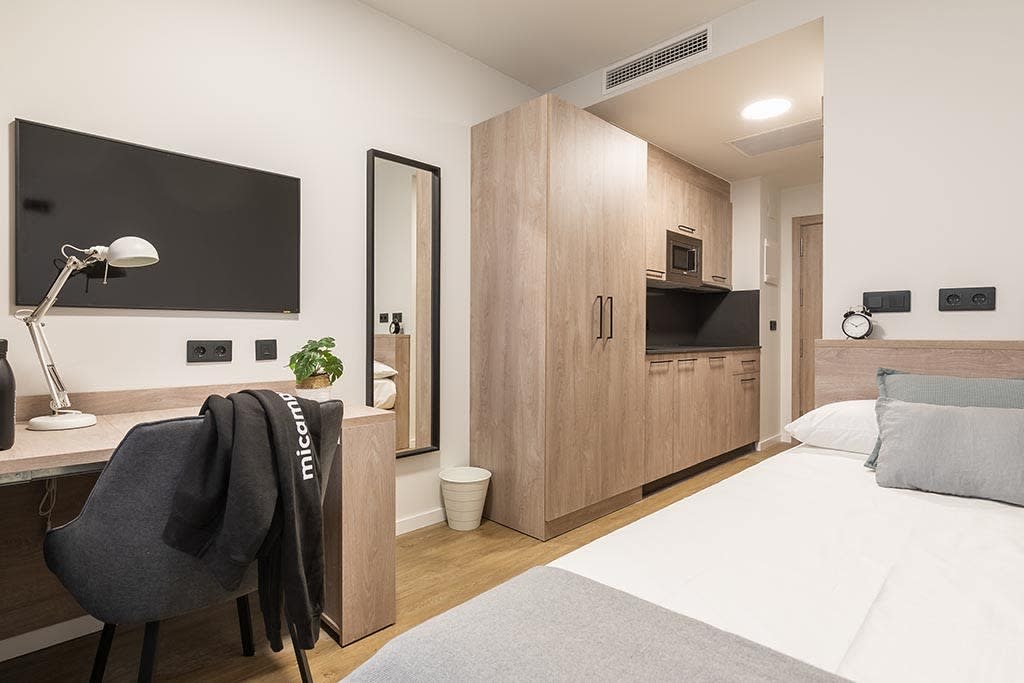 Single in a 3-bedroom flat in Sant Adrià de Besòs 16