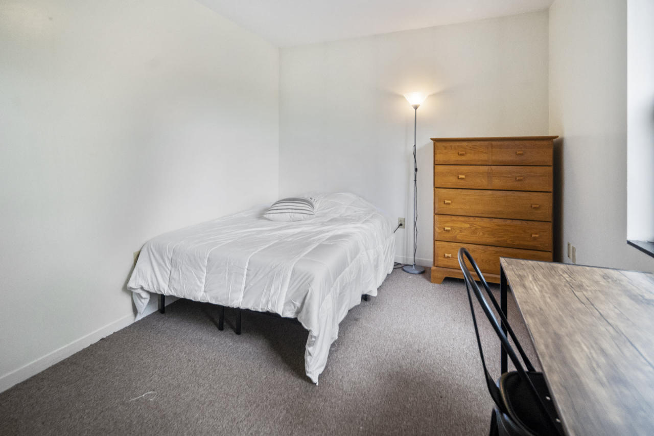 Bedroom 1 in Ithaca 1429