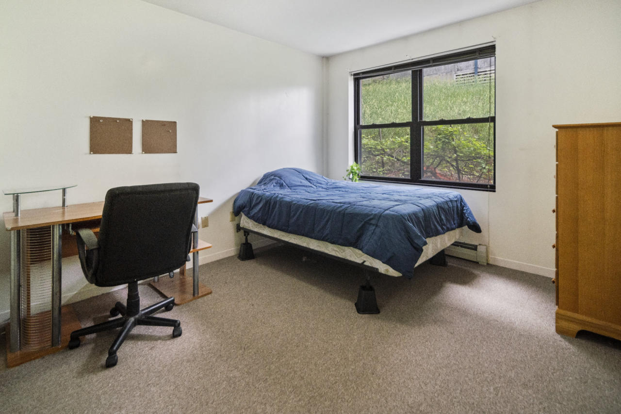 Bedroom 1 in Ithaca 1426