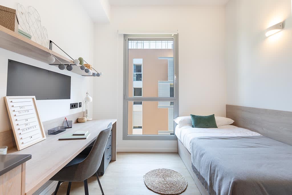 Single in a 3-bedroom flat in Sant Adrià de Besòs 17