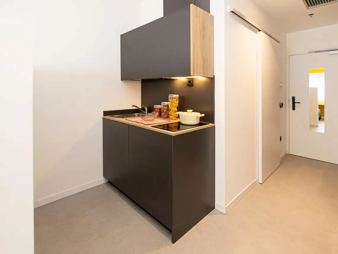 Single +With kitchen in Sevilla 10