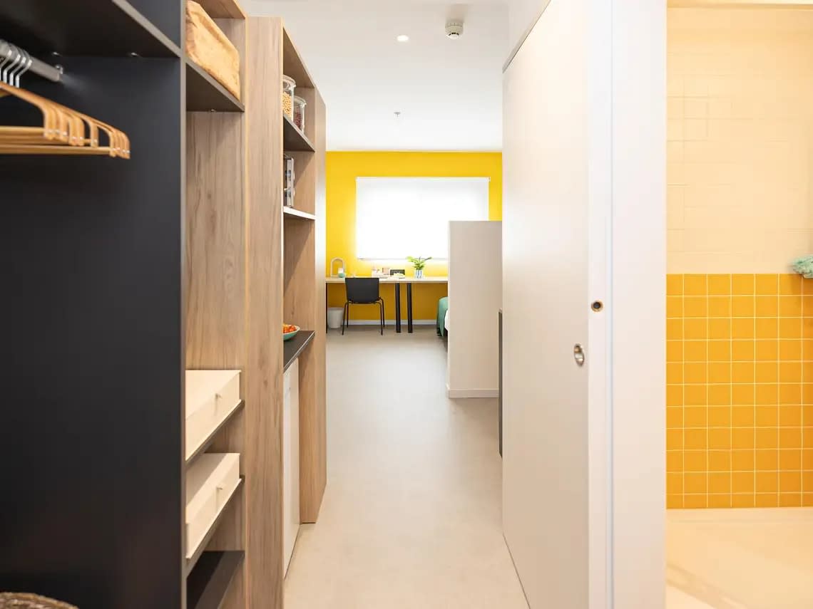 Single +With kitchen in Sevilla 9