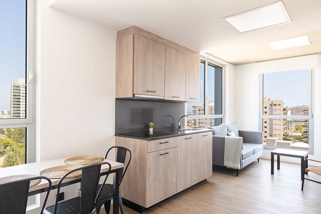 Single in a 3-bedroom flat in Sant Adrià de Besòs 8