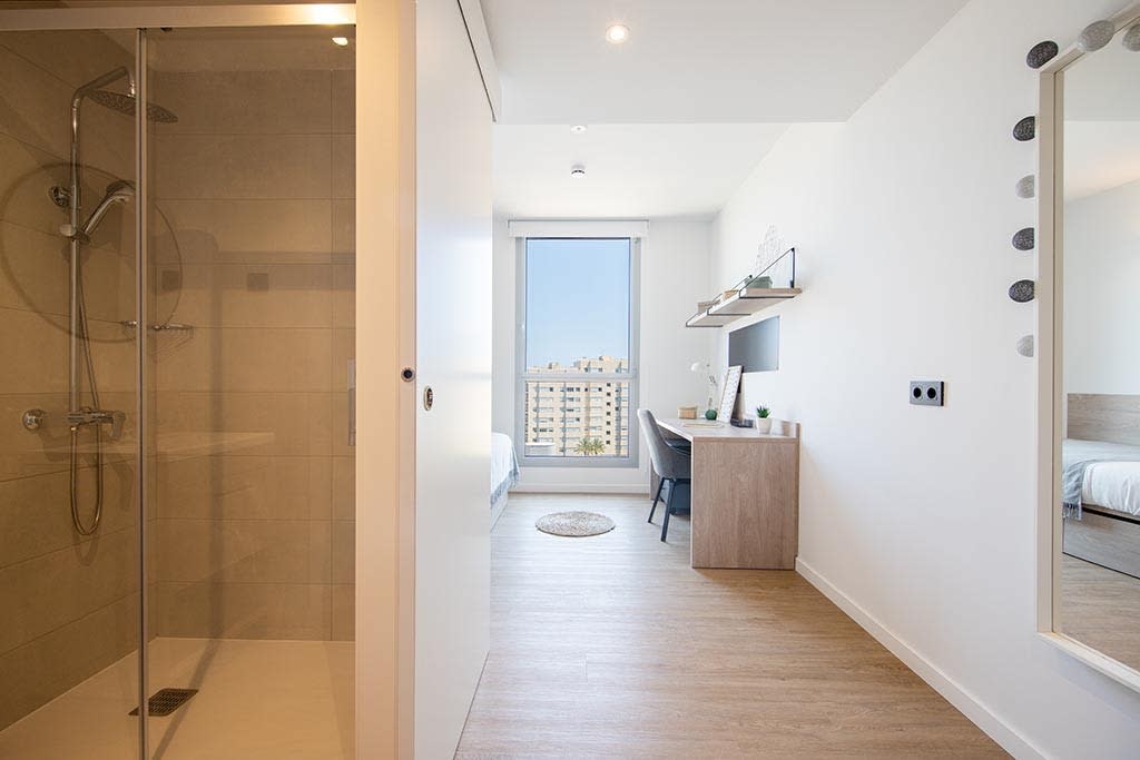 Single in a 3-bedroom flat in Sant Adrià de Besòs 10