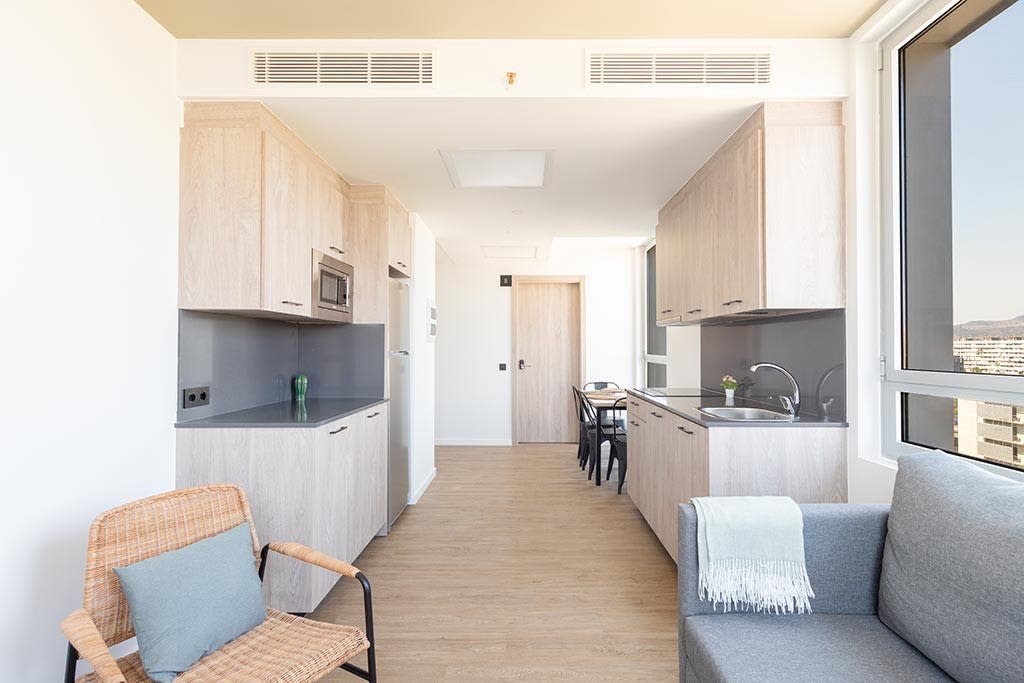 Single in a 3-bedroom flat in Sant Adrià de Besòs 9