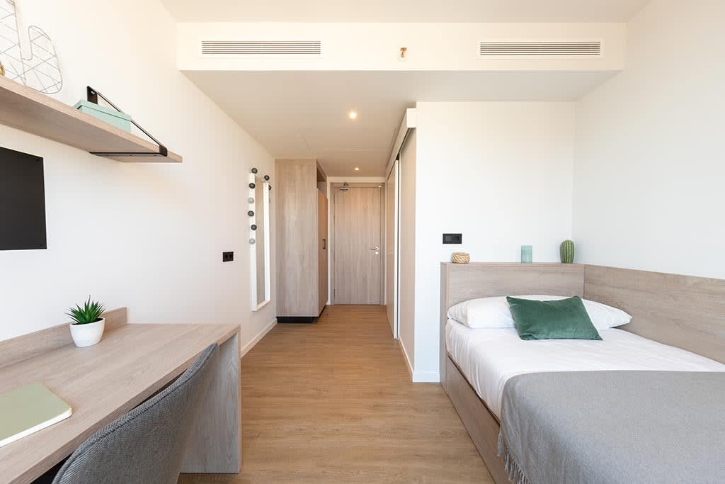 Single in a 3-bedroom flat in Sant Adrià de Besòs 5
