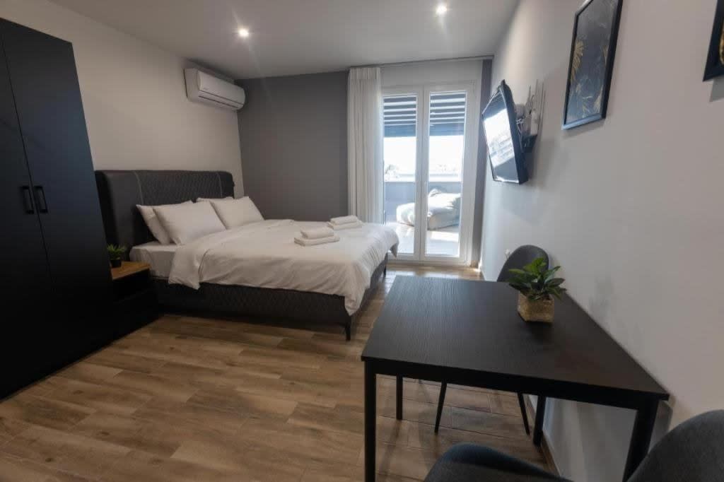 One-bedroom Apartment in Athina 17