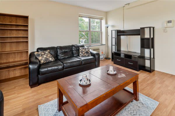 Private Room in 3 Bedroom Apartment in Ithaca 249