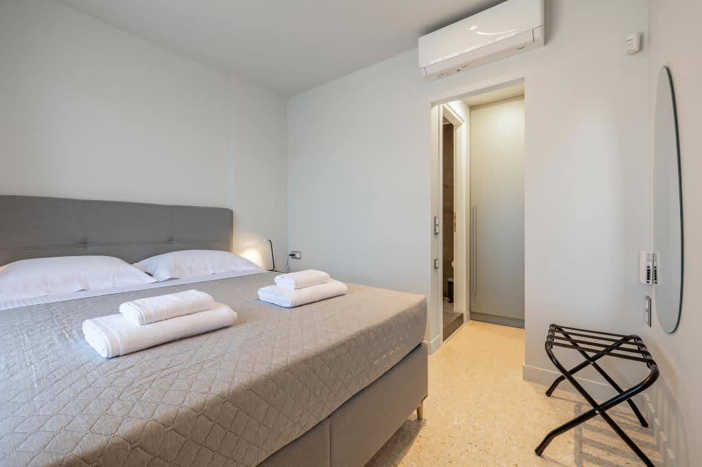 Raise Porta Nuova One-Bedroom Apartments in Iraklio 21