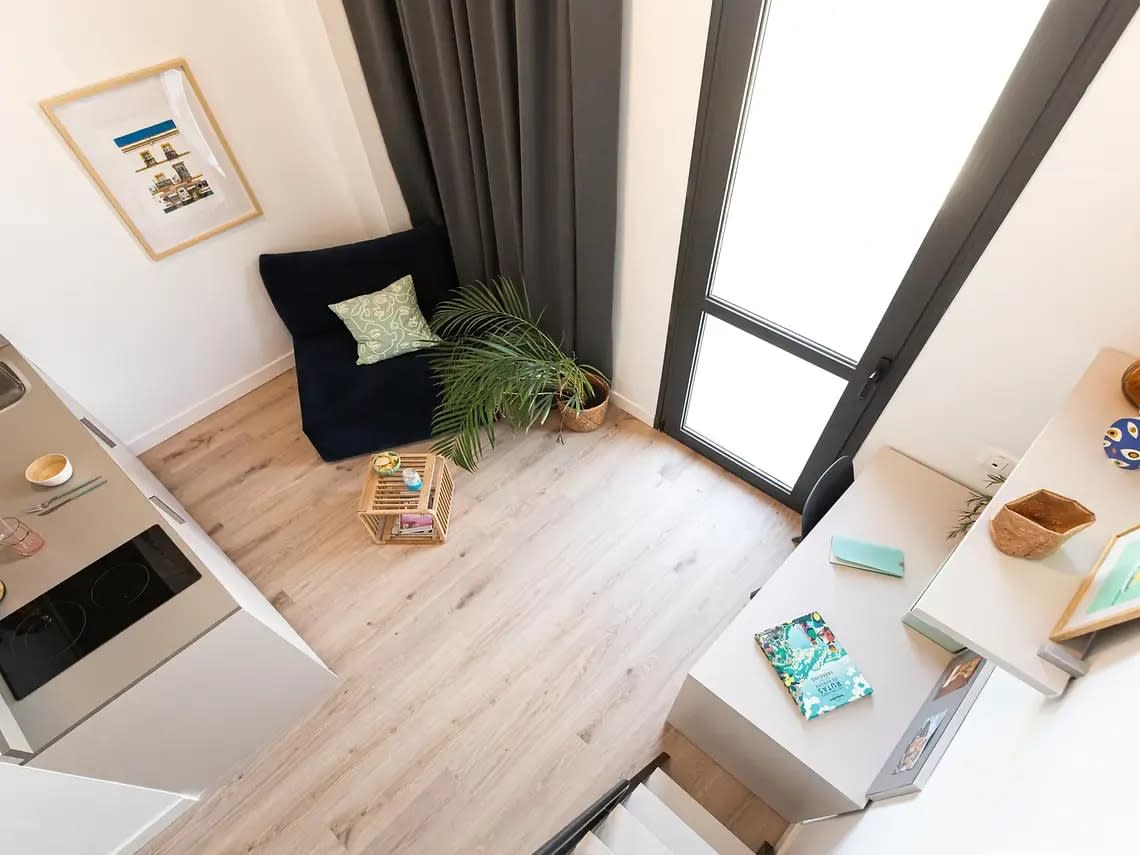 Single Plus with Kitchen in Sevilla 60