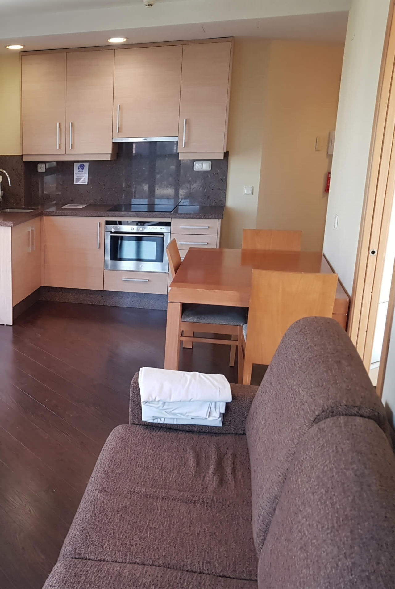 Two-bedroom Apartment in València 12