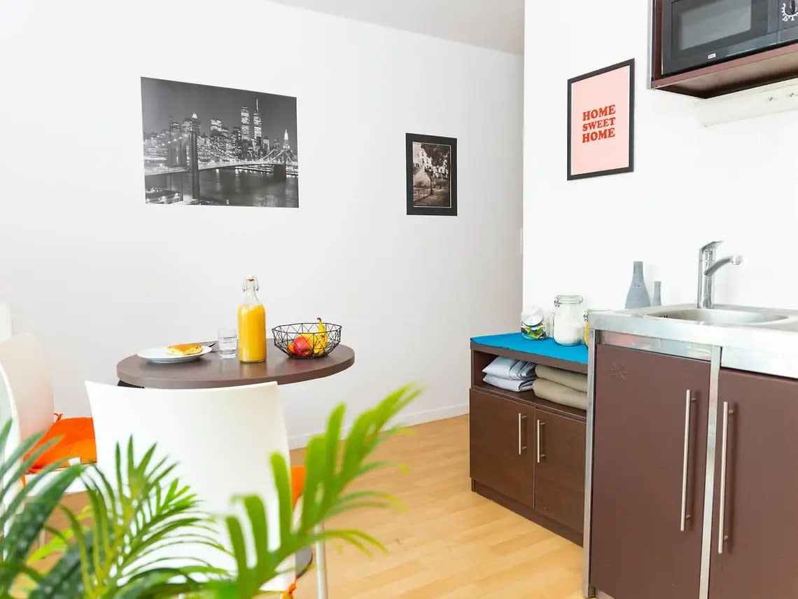 Studio in Paris 35