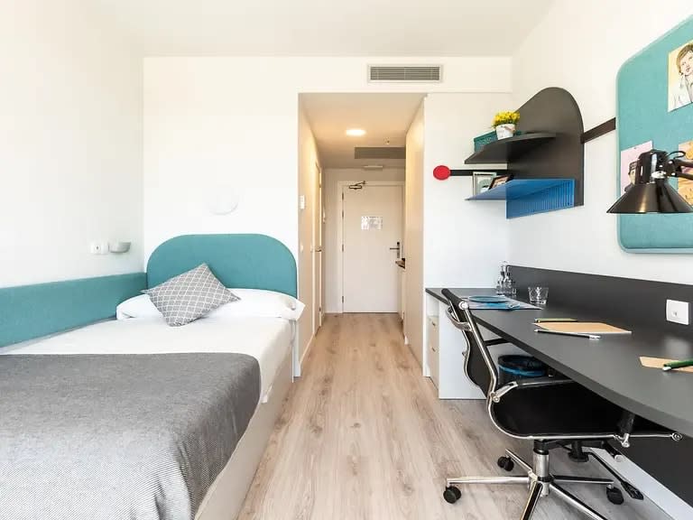 Individual Apartment in Barcelona 28