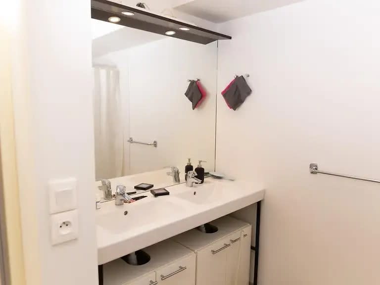 Studio in Paris 50