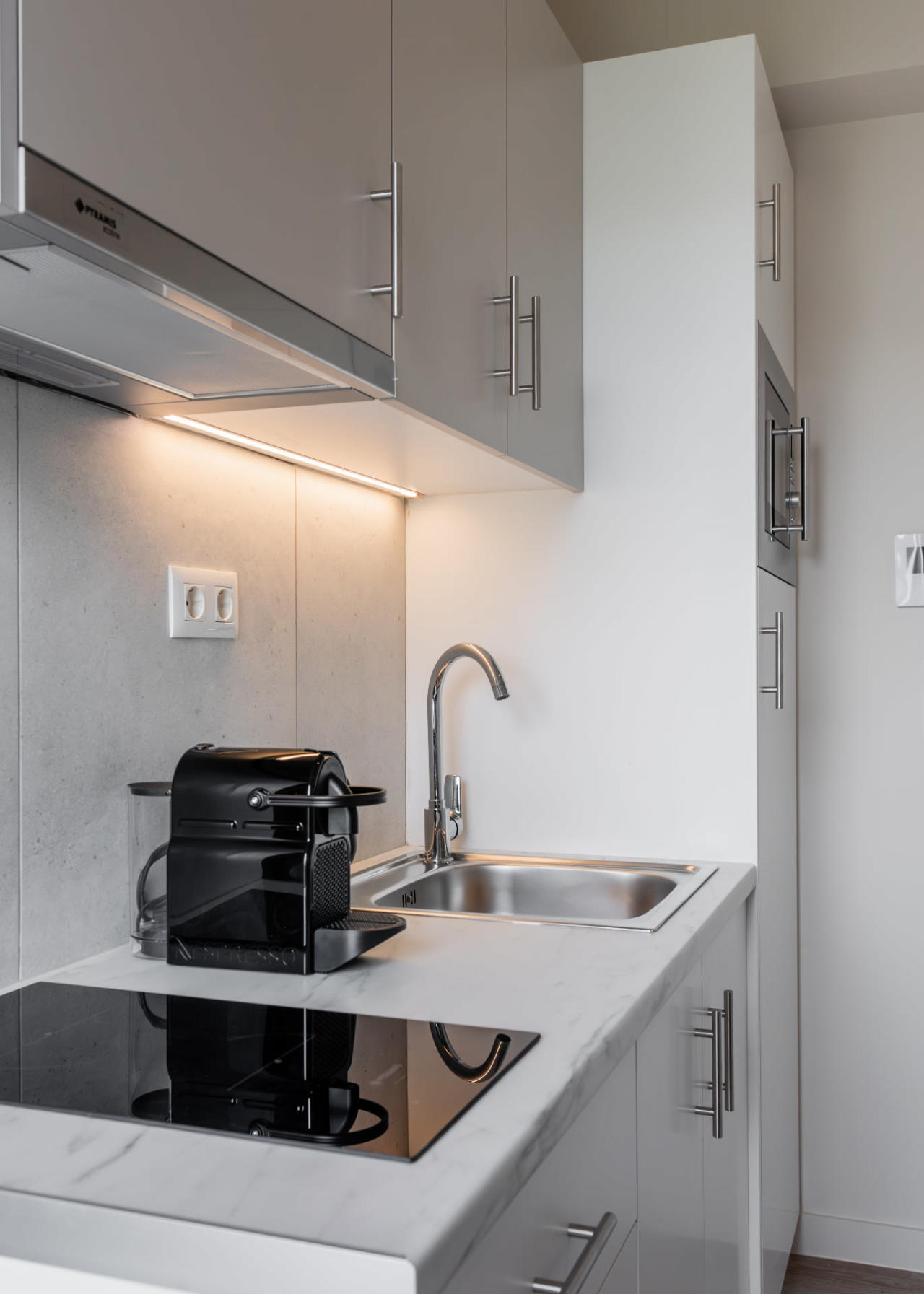 Apartment 1 in Athina 170
