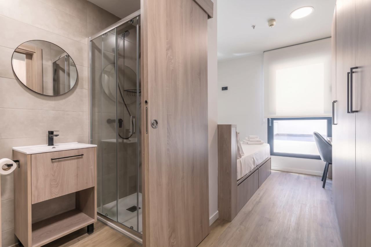 Double in apartment in Madrid 8