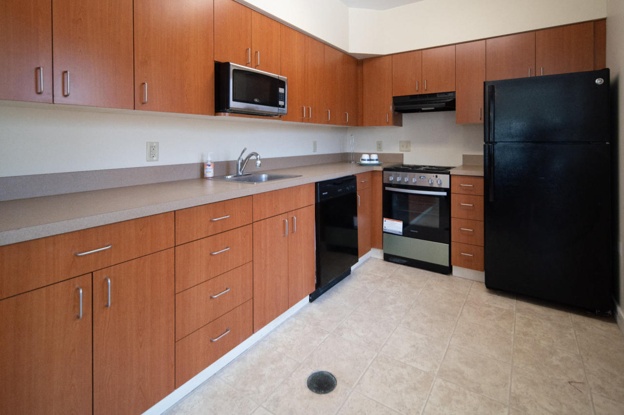 Private Room in 6 Bedroom Apartment in Ithaca 8