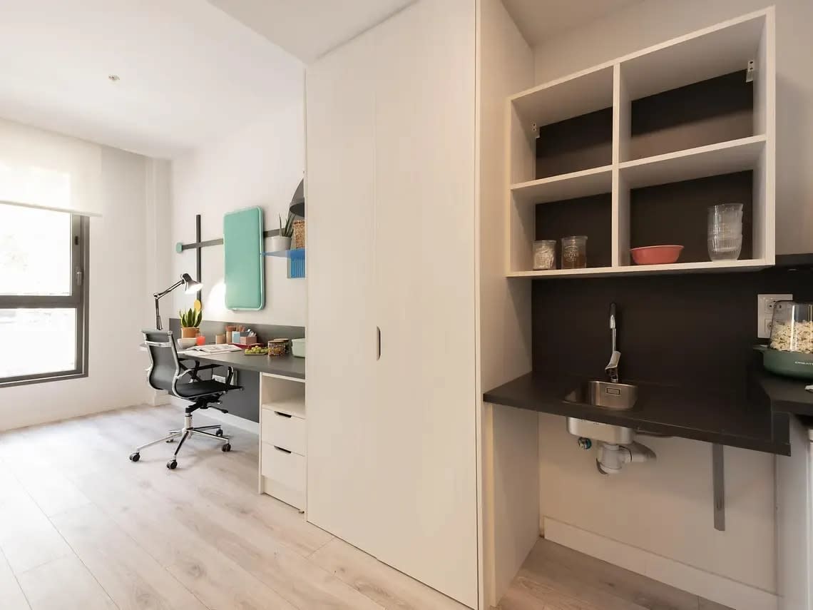 Individual Basic Balcony in Barcelona 71