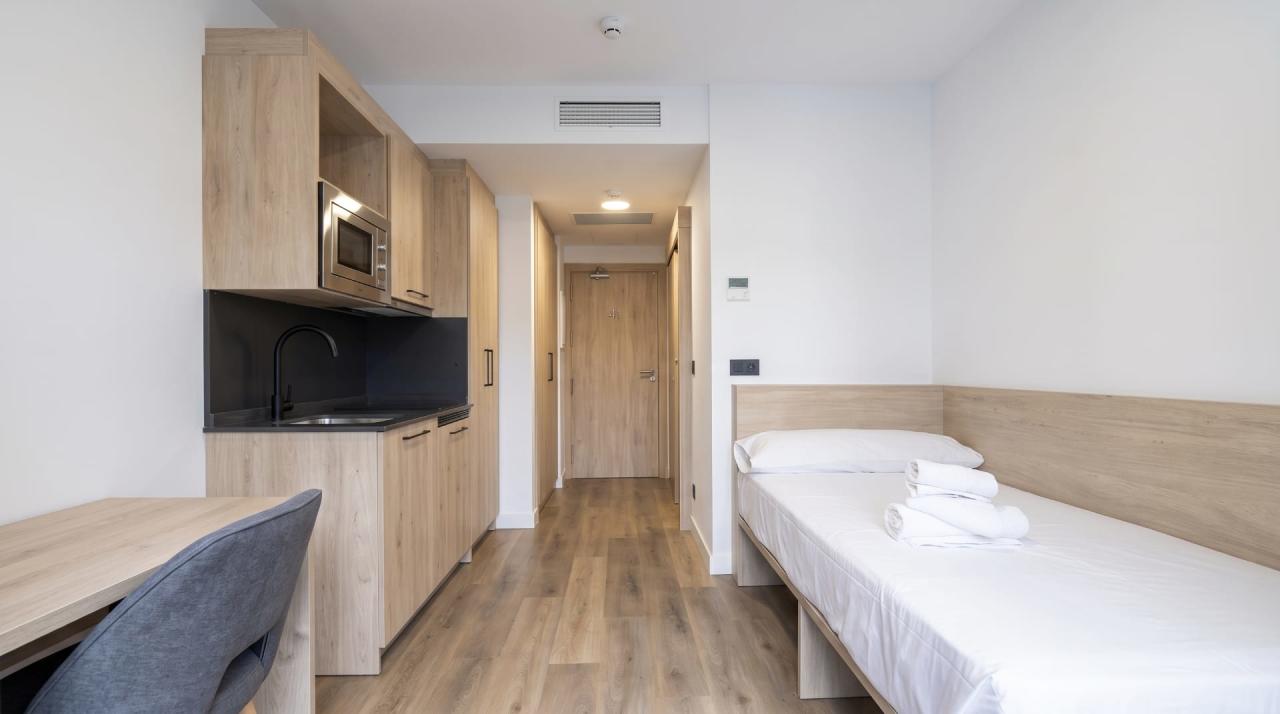 Single Extra in Madrid 3