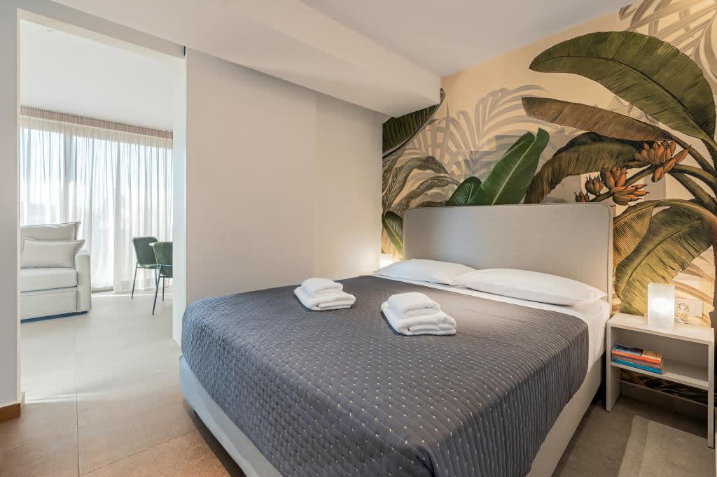 Raise Se7en One-Bedroom Apartments in Iraklio 21