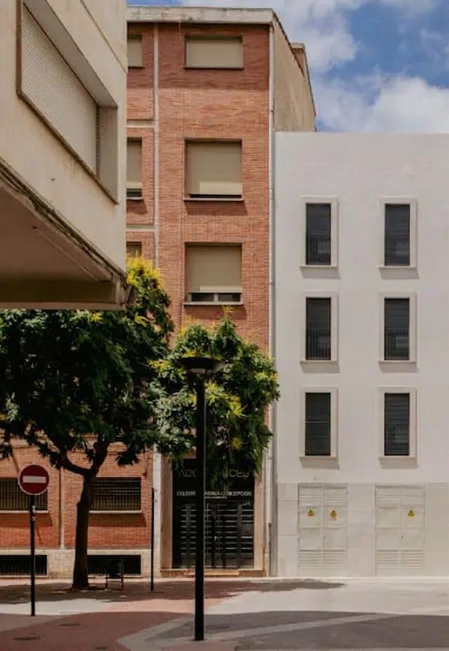 Single in Logroño