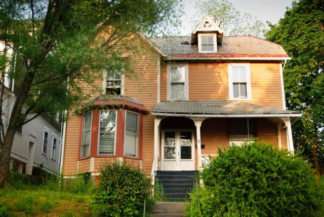 Private Room in 7 Bedroom House in Ithaca