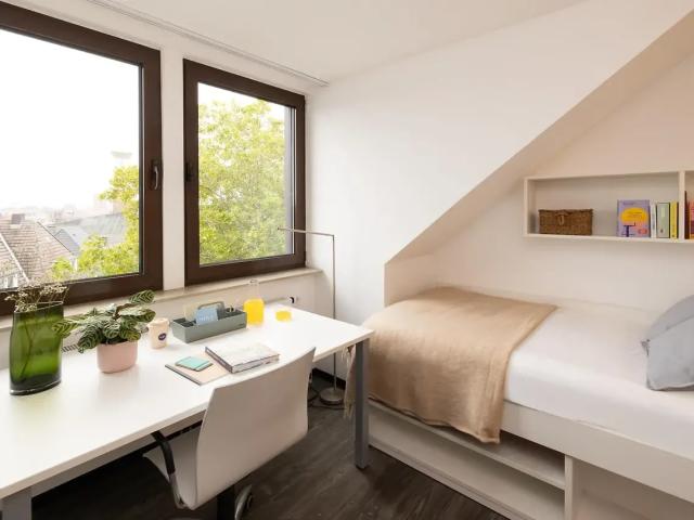 Studio B Attic Diamond
