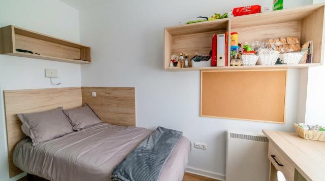 Single Shared Kitchen
