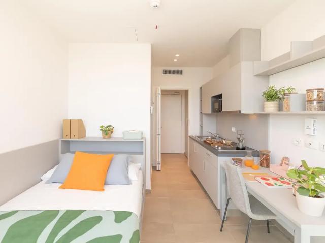 Premium Studio Courtyard View