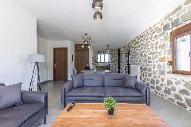 Raise Polydrosos Alpine Escapes Two-Bedroom Apartments