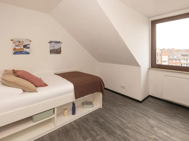 Studio M WG Attic Platinum
