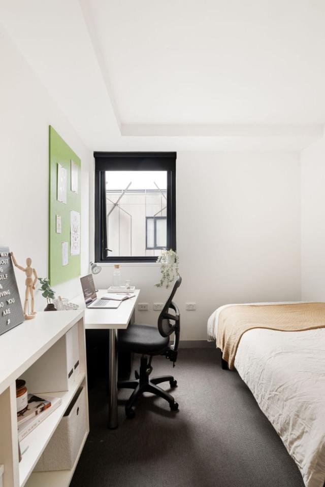 Single Bedroom – 5 Share Apt
