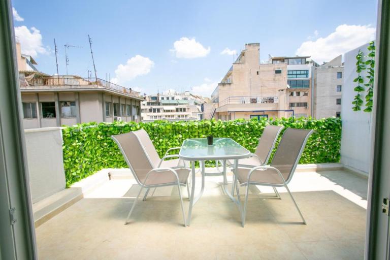 Raise Comfy Studios in the heart of Athens in Athina 3